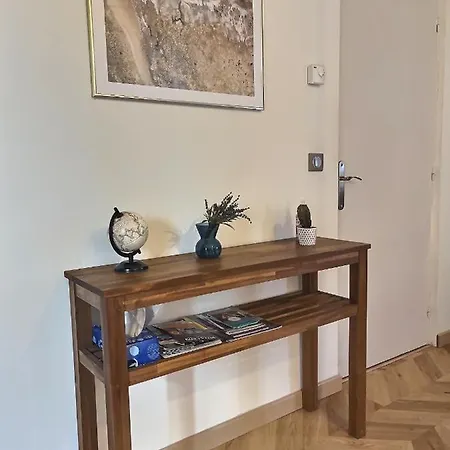 Les Recollets Apartment